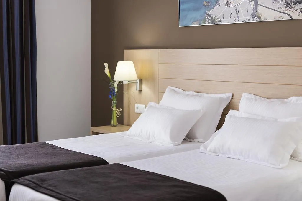 Mena Plaza Hotel Nerja 2*,